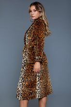 Cargar imagen en el visor de la galería, 2071 Leopard Robe