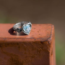 Load image into Gallery viewer, Roman Glass Heart Ring