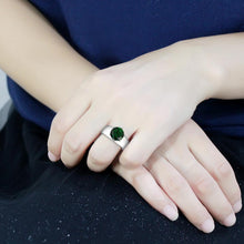 Cargar imagen en el visor de la galería, TK52005 - High polished (no plating) Stainless Steel Ring with Synthetic Synthetic Glass in Emerald