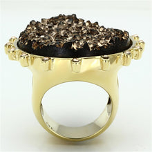 Cargar imagen en el visor de la galería, VL087 - IP Gold(Ion Plating) Brass Ring with Synthetic Synthetic Stone in Champagne