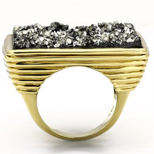 Cargar imagen en el visor de la galería, VL088 - IP Gold(Ion Plating) Brass Ring with Synthetic Synthetic Stone in Jet