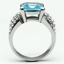 Cargar imagen en el visor de la galería, TK648 - High polished (no plating) Stainless Steel Ring with Top Grade Crystal  in Sea Blue