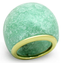 Cargar imagen en el visor de la galería, VL110 - IP Gold(Ion Plating) Stainless Steel Ring with Synthetic Synthetic Stone in Emerald